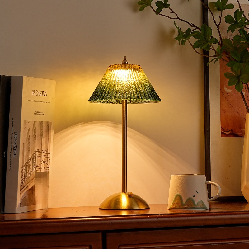 Lampa stołowa 2026 Retro Ribbe – Glass Bed recenzja i cena