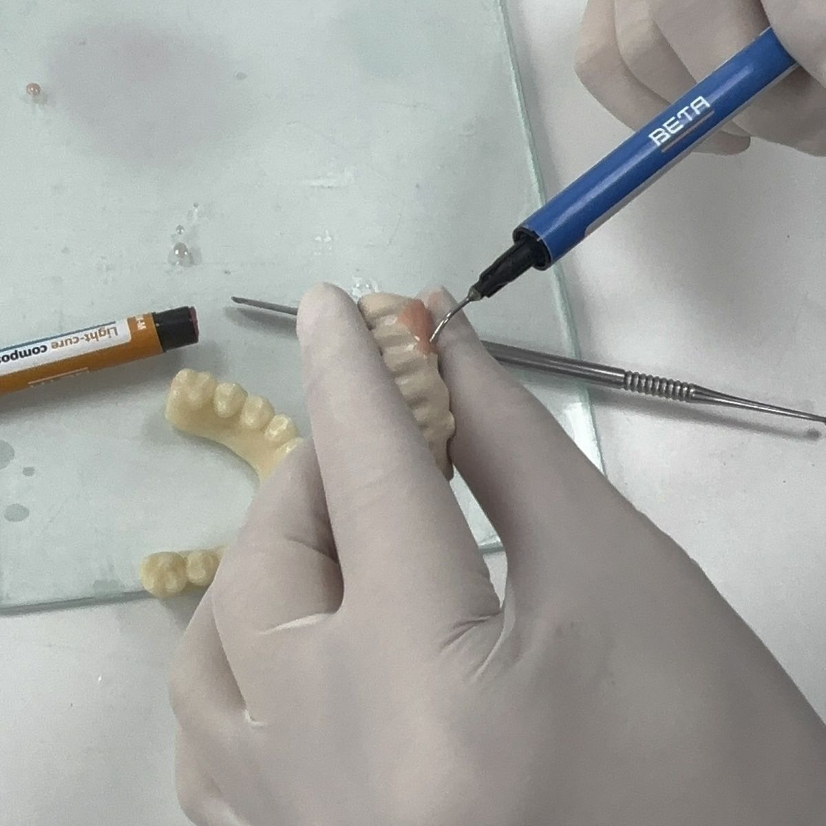 Materiały dentystyczne Polimer – Uv Resin recenzja i cena